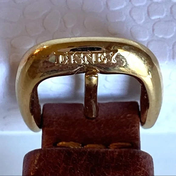 ⚡️Host Pick⚡️Limited Edition Vintage Pooh Snowflake Watch #849 of 1000🌟 - Picture 12 of 16